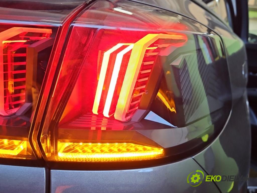 Peugeot 5008 II 2017-2024 1.5 hdi 131 hp automatic 96 kW 1499 cm3 5- světlo zadní pravé blatník: 9836231580