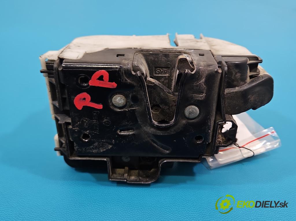 Vw Polo III 6N 1994-2001 1.4 TDI 75 HP manual 55 kW 1422 cm3 5- zámok predné pravý