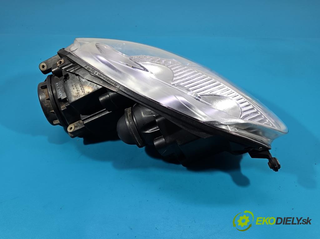 Vw Jetta V 2005-2010 1.6 SR 102 HP manual 75 kW 1595 cm3 4- Reflektor: ľavý  (Kľučka dverí ostatné)