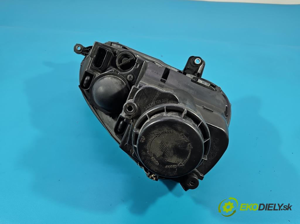 Vw Jetta V 2005-2010 1.6 SR 102 HP manual 75 kW 1595 cm3 4- Reflektor: ľavý  (Kľučka dverí ostatné)