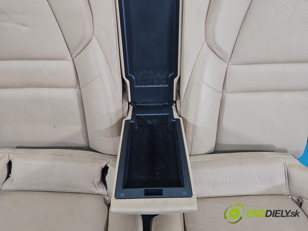 Porsche Panamera I 970 2009-2016 3.6 V6 310HP automatic 228 kW 3605 cm3 5- Pohovka: zadné  (Sedadlo)