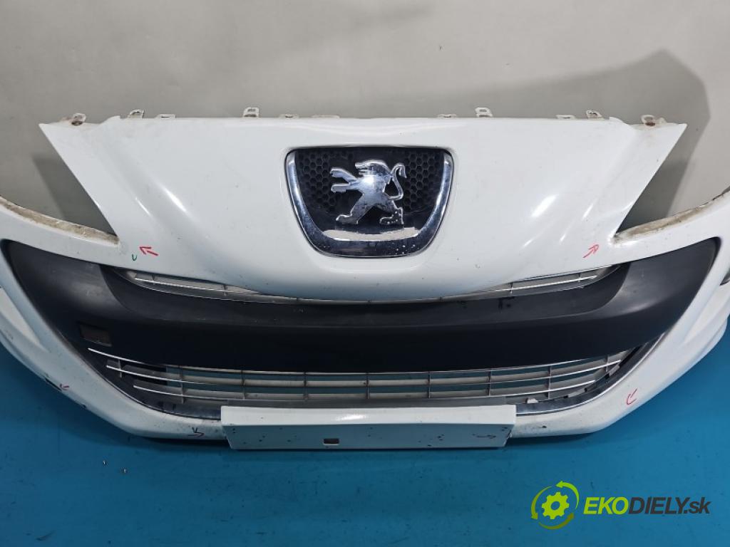 Peugeot 308 I 2007-2013 1.6 16V 120 hp manual 88 kW 1598 cm3 5- nárazník přední  (Klika dveří ostatní)