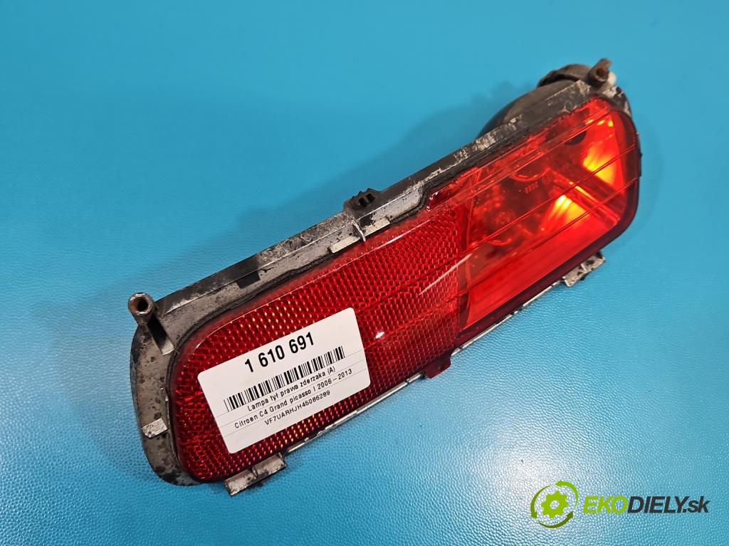 Citroen C4 Grand picasso I 2006-2013 2.0 HDI 136 HP automatic 100 kW 1997 cm3 5- svetlo / reflektor zadné pravé nárazník 982008-02