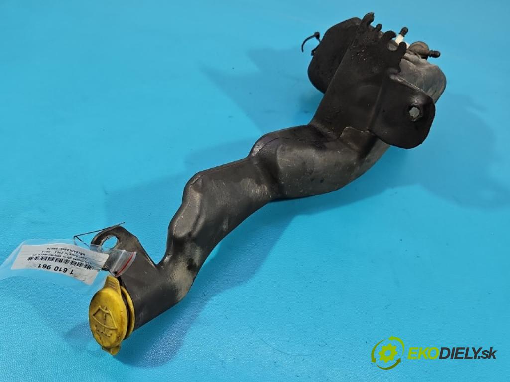 Opel Astra III 2004-2014 1.3 cdti 90 hp manual 66 kW 1248 cm3 3- nádržka tekutina: ostřikovačů 