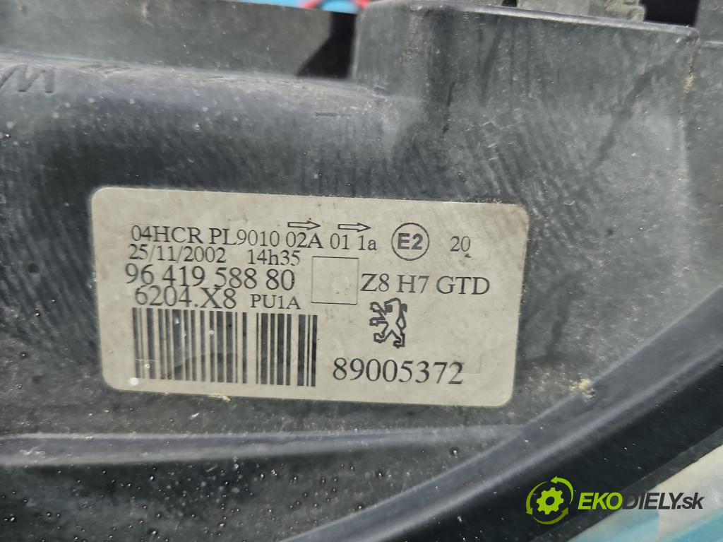 Peugeot 607 2.2 hdi 133 HP manual 98 kW 2179 cm3 4- Reflektor: ľavý 9641958880 (Kľučka dverí ostatné)