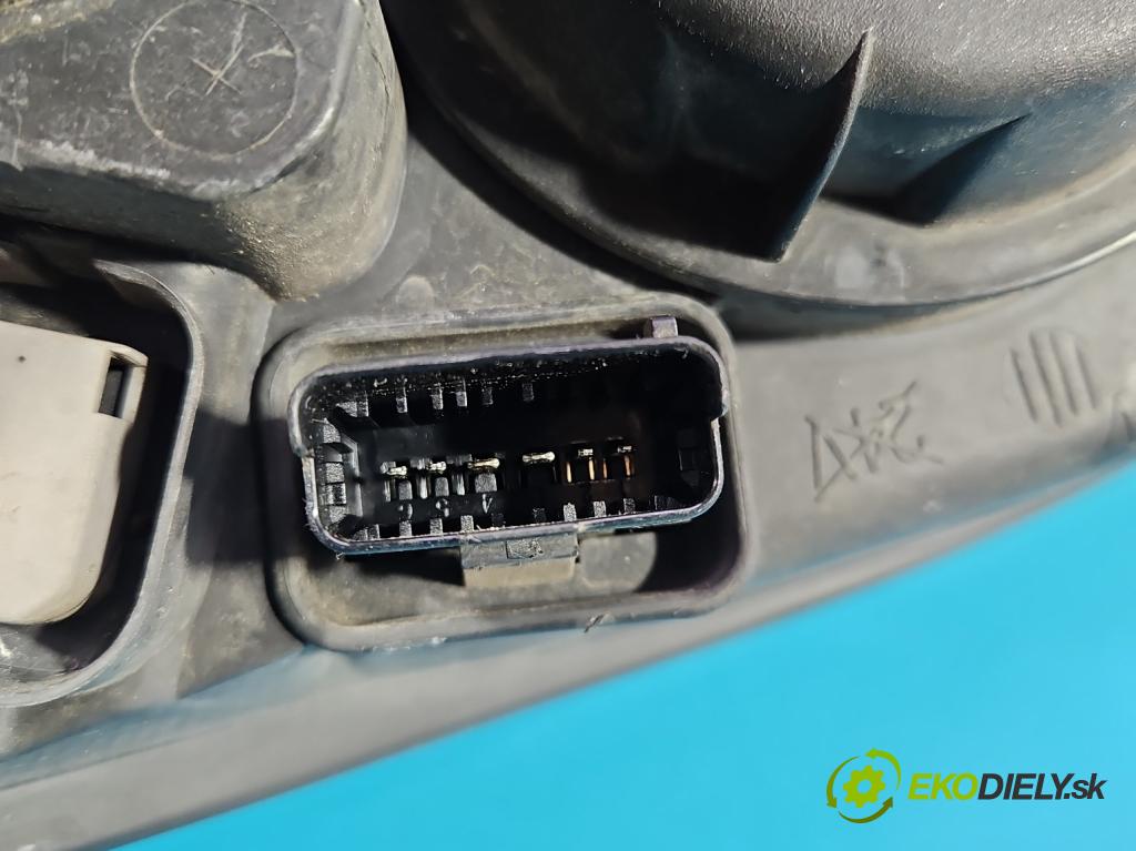Peugeot 607 2.2 hdi 133 hp manual 98 kW 2179 cm3 4- světlo pravý 9641958780 (Pravé přední světlo)