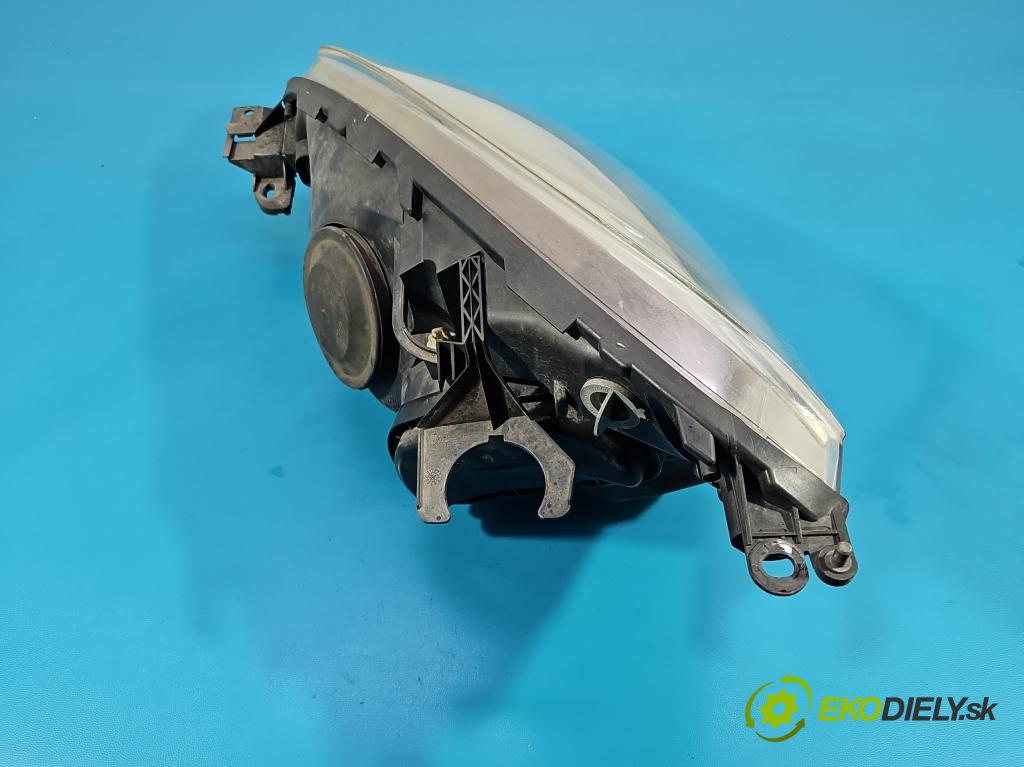 Citroen C4 Grand picasso I 2006-2013 2.0 HDI 136 HP automatic 100 kW 1997 cm3 5- Reflektor: pravý  (Svetlo predné pravé)