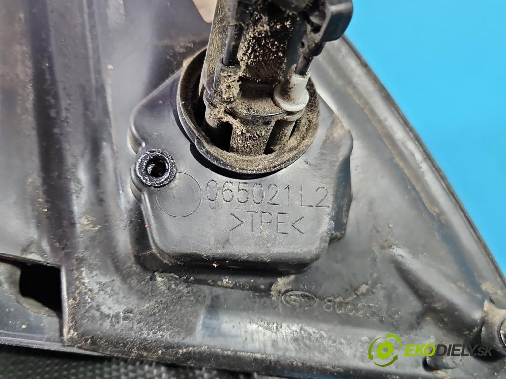 Opel Corsa C 2000-2006 1.2 16V 75 HP manual 55 kW 1199 cm3 5- zrkadlo ľavé  (Kľučka dverí ostatné)