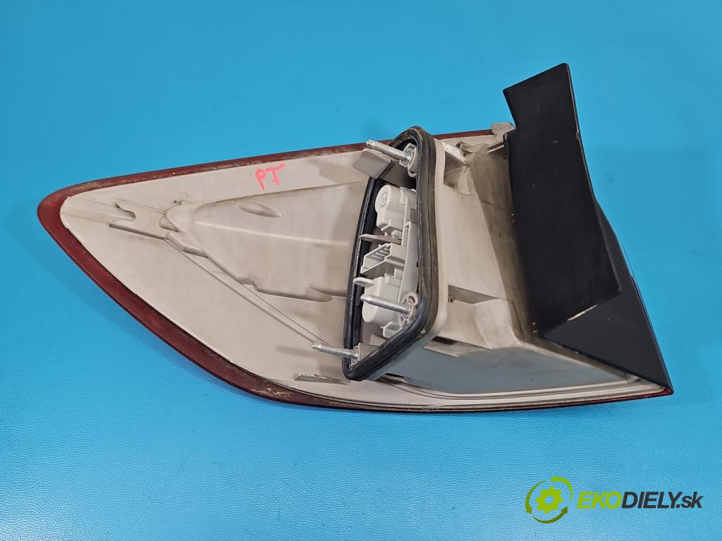 Ford Mondeo Mk4 2007-2014 1.8 tdci 101 HP manual 74 kW 1799 cm3 5- svetlo / reflektor zadné pravé blatník 7S71-13404-3
