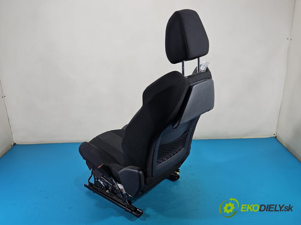 Peugeot 5008 II 2017-2024 1.5 hdi 131 HP automatic 96 kW 1499 cm3 5- Sedačka pravý  (Sedadlo)