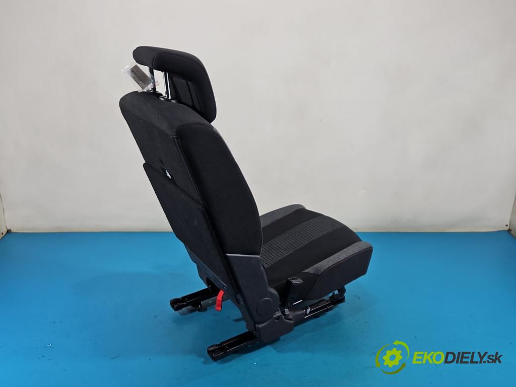 Peugeot 5008 II 2017-2024 1.5 hdi 131 hp automatic 96 kW 1499 cm3 5- Sedadlo zadní střední: II