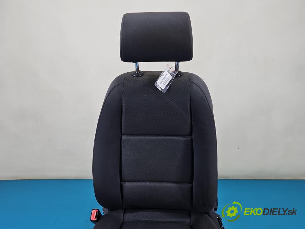 Audi A4 B6 2000-2004 2.0 20V 131 HP manual 96 kW 1984 cm3 4- Sedačka ľavý  (Sedadlo)