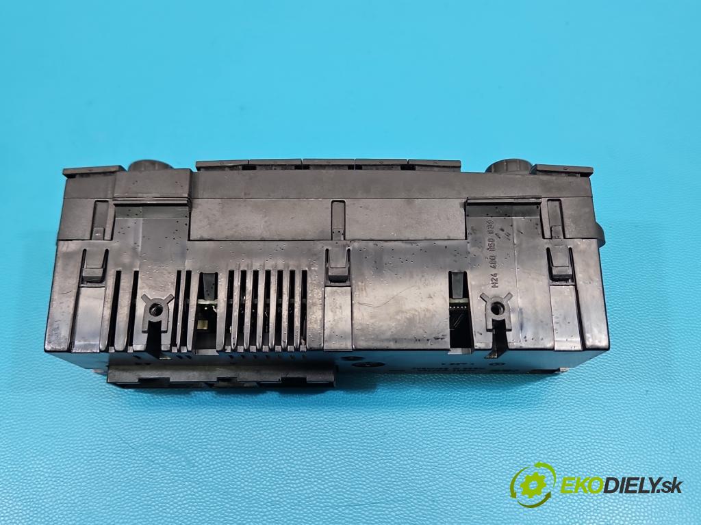 Seat Ibiza III 6L 2002-2008 1.4 tdi 75 hp manual 55 kW 1422 cm3 3- palubní deska panel topení 6L0820043B