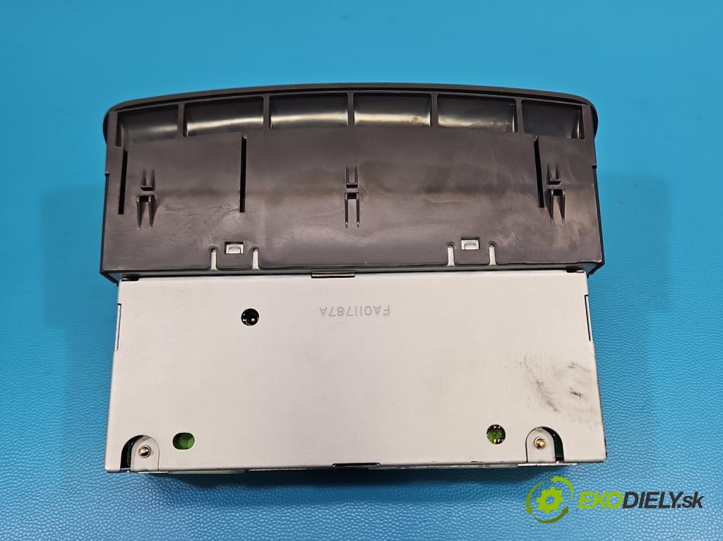 Toyota Yaris I 1999-2005 1.3 vvti 86 HP manual 63 kW 1299 cm3 3- Radio originál 86110-52021