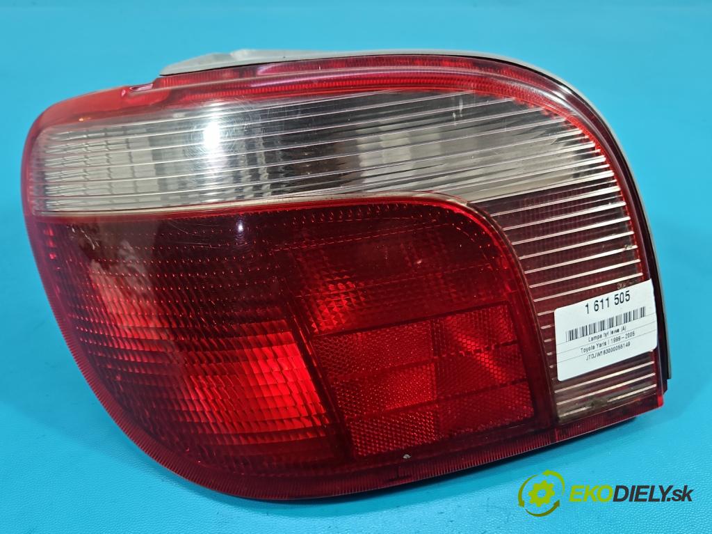 Toyota Yaris I 1999-2005 1.3 vvti 86 HP manual 63 kW 1299 cm3 3- svetlo / reflektor zadné ľavé blatník 