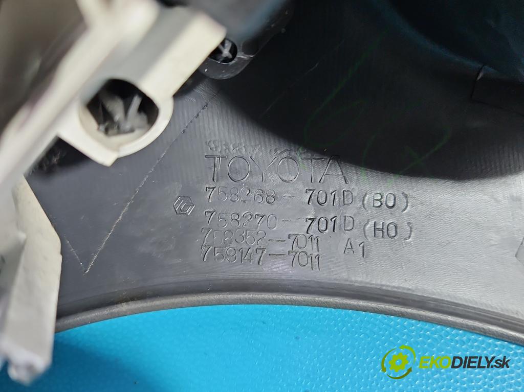 Toyota Yaris I 1999-2005 1.3 vvti 86 hp manual 63 kW 1299 cm3 3- palubní deska panel topení 758268-701D