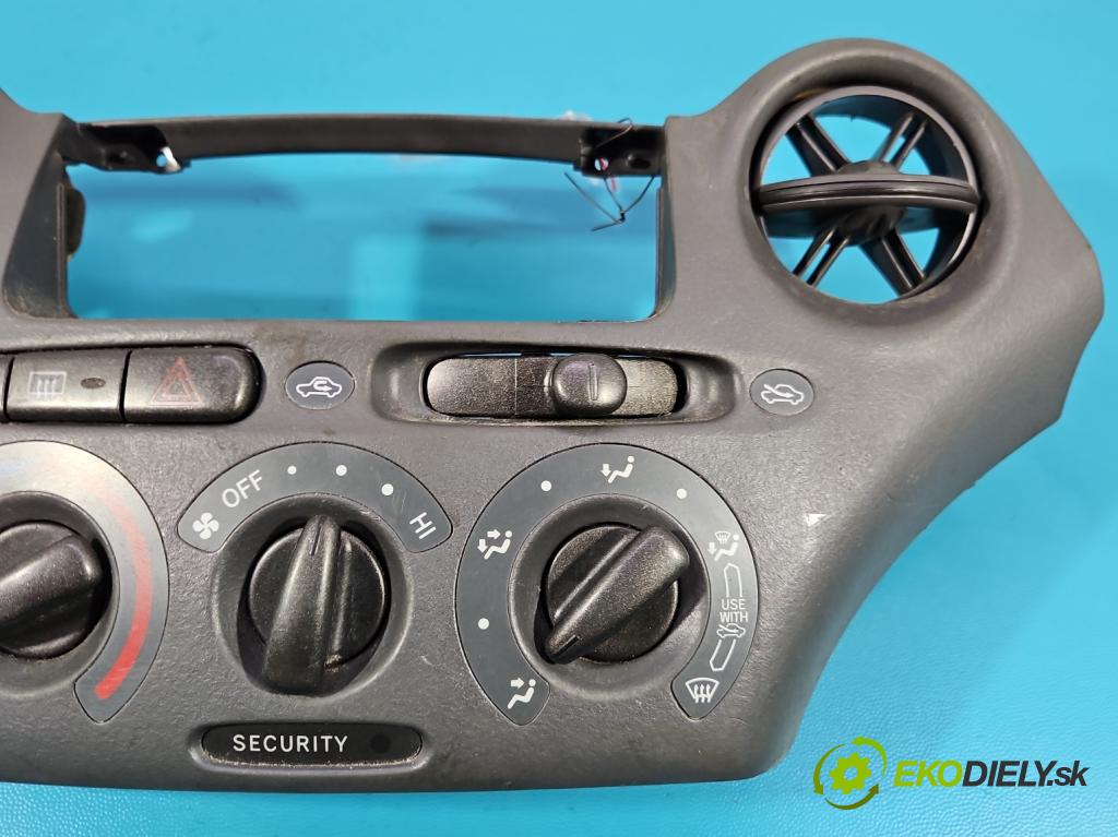 Toyota Yaris I 1999-2005 1.3 vvti 86 hp manual 63 kW 1299 cm3 3- palubní deska panel topení 758268-701D