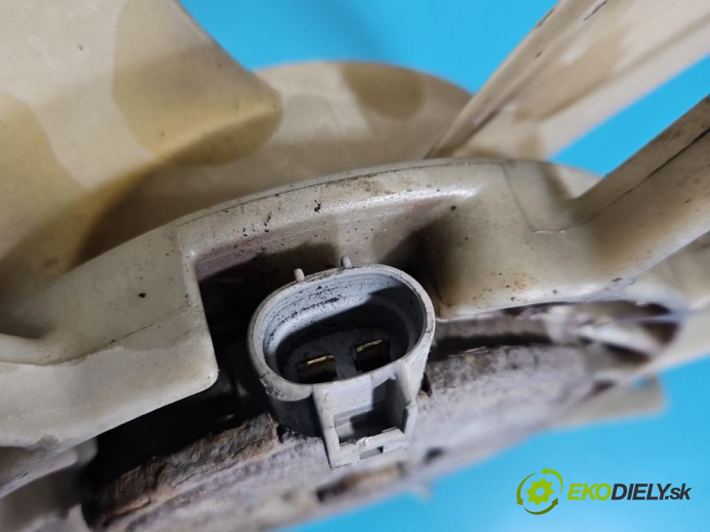 Toyota Yaris I 1999-2005 1.3 vvti 86 hp manual 63 kW 1299 cm3 3- ventilátor chladič