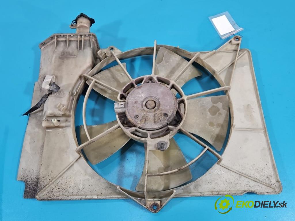 Toyota Yaris I 1999-2005 1.3 vvti 86 hp manual 63 kW 1299 cm3 3- ventilátor chladič