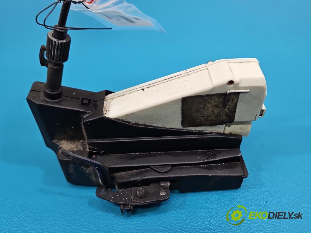 Seat Alhambra I 1996-2010 2.0 8V 116 HP manual 85 kW 1984 cm3 5- zámok zadné pravý 93BG-220A20-DD