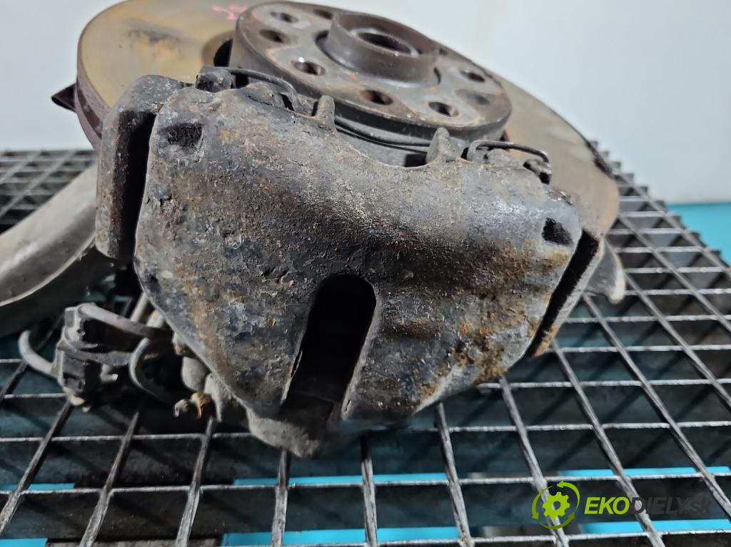 Audi A4 B6 2000-2004 2.0 20V 131 HP manual 96 kW 1984 cm3 4- brzdič predné pravý  (Kľučka dverí ostatné)