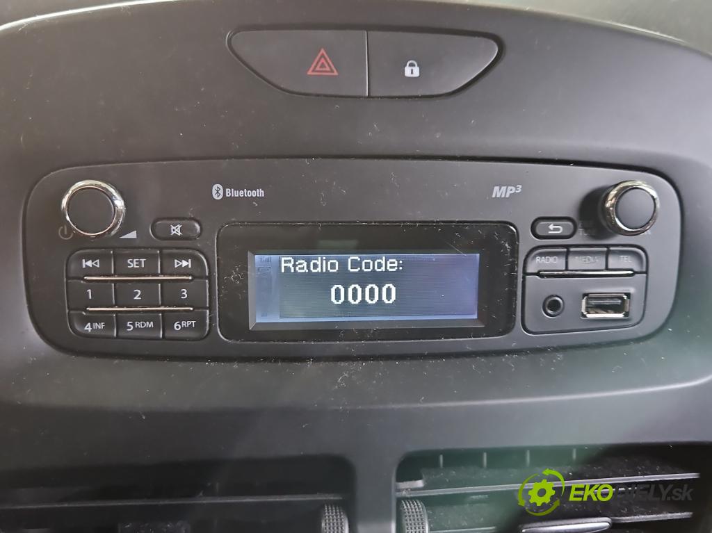 Renault Clio IV 2012-2020 1.5 dci 90 HP manual 66 kW 1461 cm3 5- Radio originál 281159981R