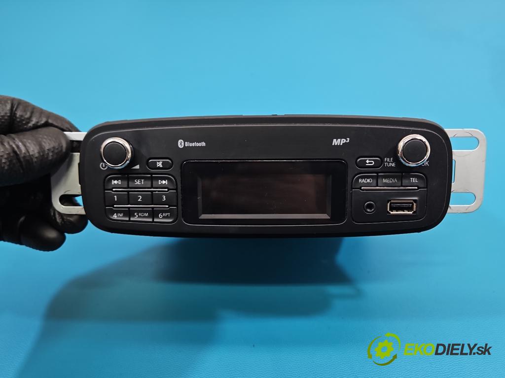Renault Clio IV 2012-2020 1.5 dci 90 HP manual 66 kW 1461 cm3 5- Radio originál 281159981R