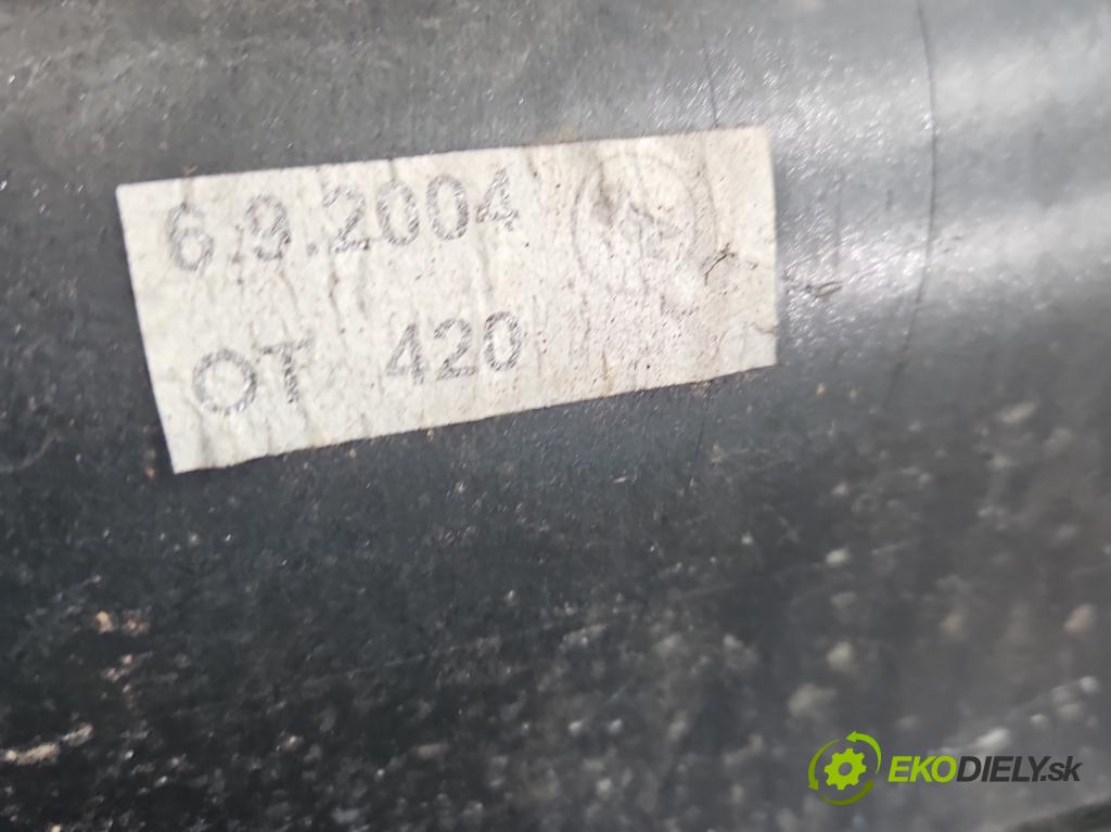 Vw Polo IV 9N 2001-2009 1.4 tdi 75 HP manual 55 kW 1422 cm3 3- nárazník zadné  (Kľučka dverí ostatné)