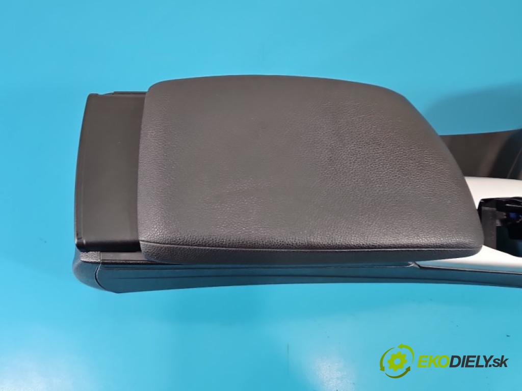 Bmw 1 F20 2011-2019 2.0d 184hp manual 135 kW 1995 cm3 5- operadlo 105036794 (Lakťová opierka)