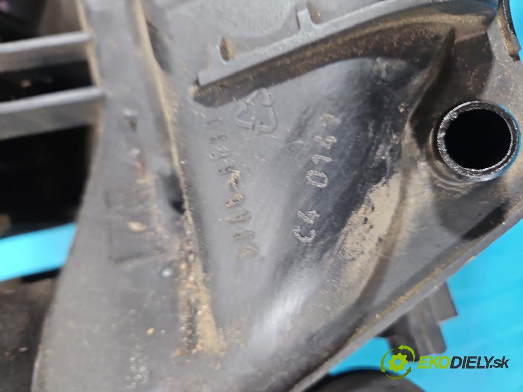 Mazda 5  2005-2010 2.0 16V 145 hp manual 107 kW 1999 cm3 5- potrubí sací LF60 (Sací potrubí)