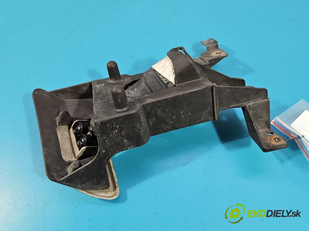 Mazda 5  2005-2010 2.0 16V 145 hp manual 107 kW 1999 cm3 5- ostřikovač reflektor: pravý CC29-51067