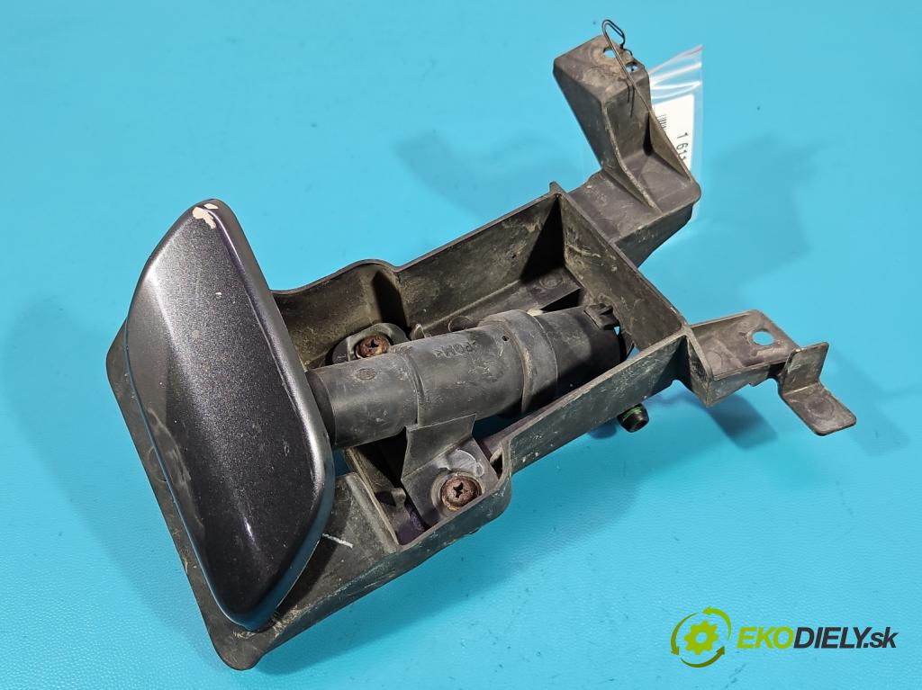 Mazda 5  2005-2010 2.0 16V 145 hp manual 107 kW 1999 cm3 5- ostřikovač reflektor: pravý CC29-51067