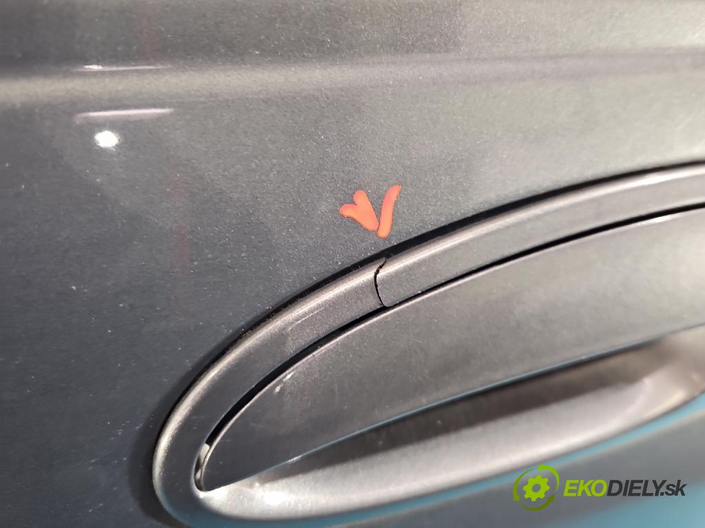 Toyota Avensis I T22 1997-2003 1.8 VVTI 129 HP manual 95 kW 1794 cm3 5- dvere predné ľavé  (Kľučka dverí ostatné)