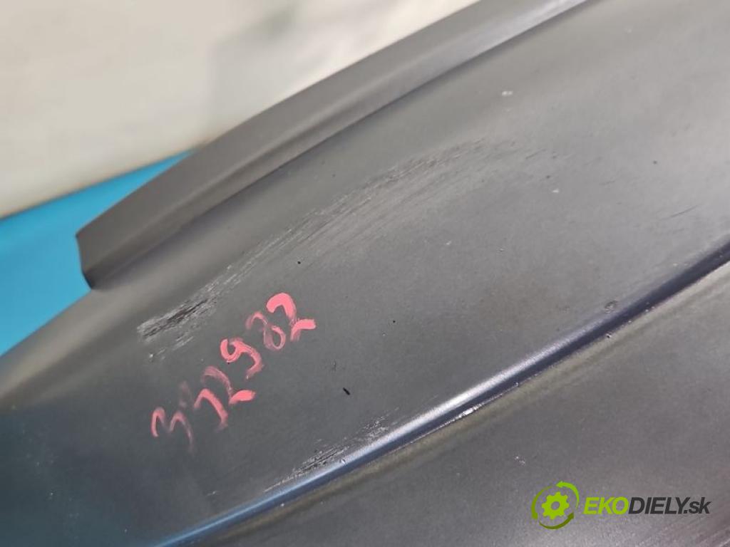 Toyota Avensis I T22 1997-2003 1.8 VVTI 129 hp manual 95 kW 1794 cm3 5- nárazník přední  (Klika dveří ostatní)