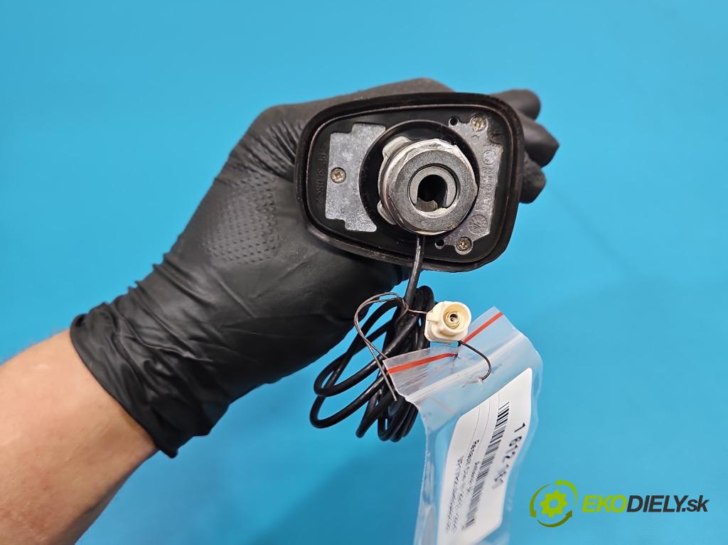 Renault Clio IV 2012-2020 1.5 dci 90 hp manual 66 kW 1461 cm3 5- Antena 28R-023002