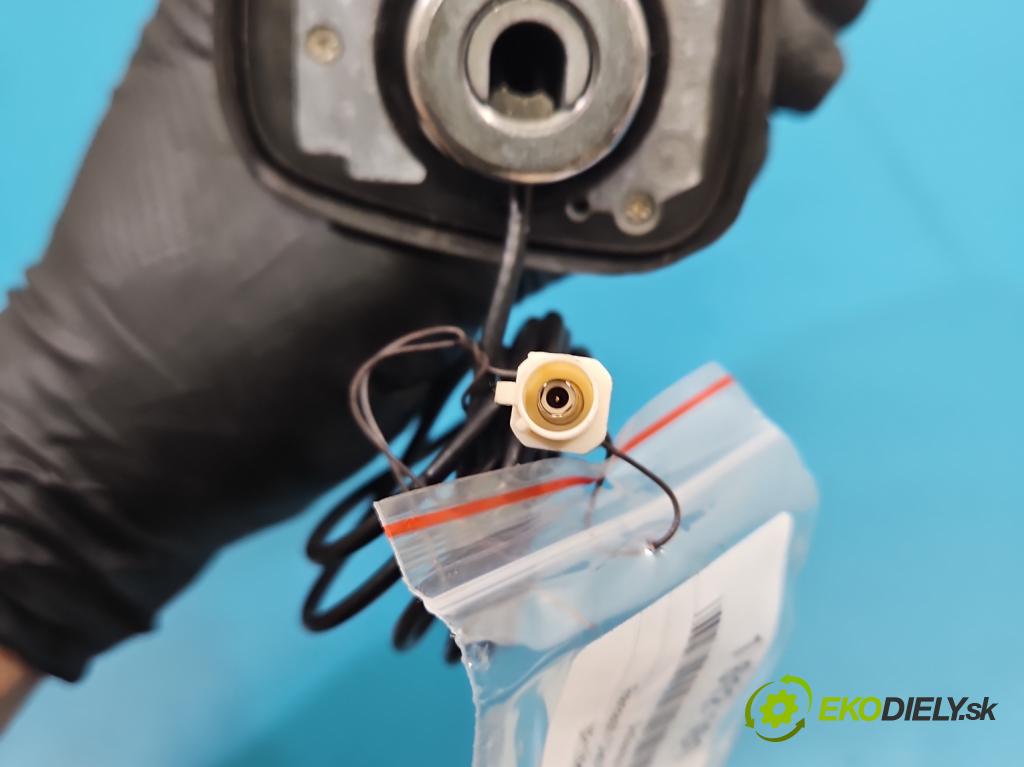 Renault Clio IV 2012-2020 1.5 dci 90 hp manual 66 kW 1461 cm3 5- Antena 28R-023002