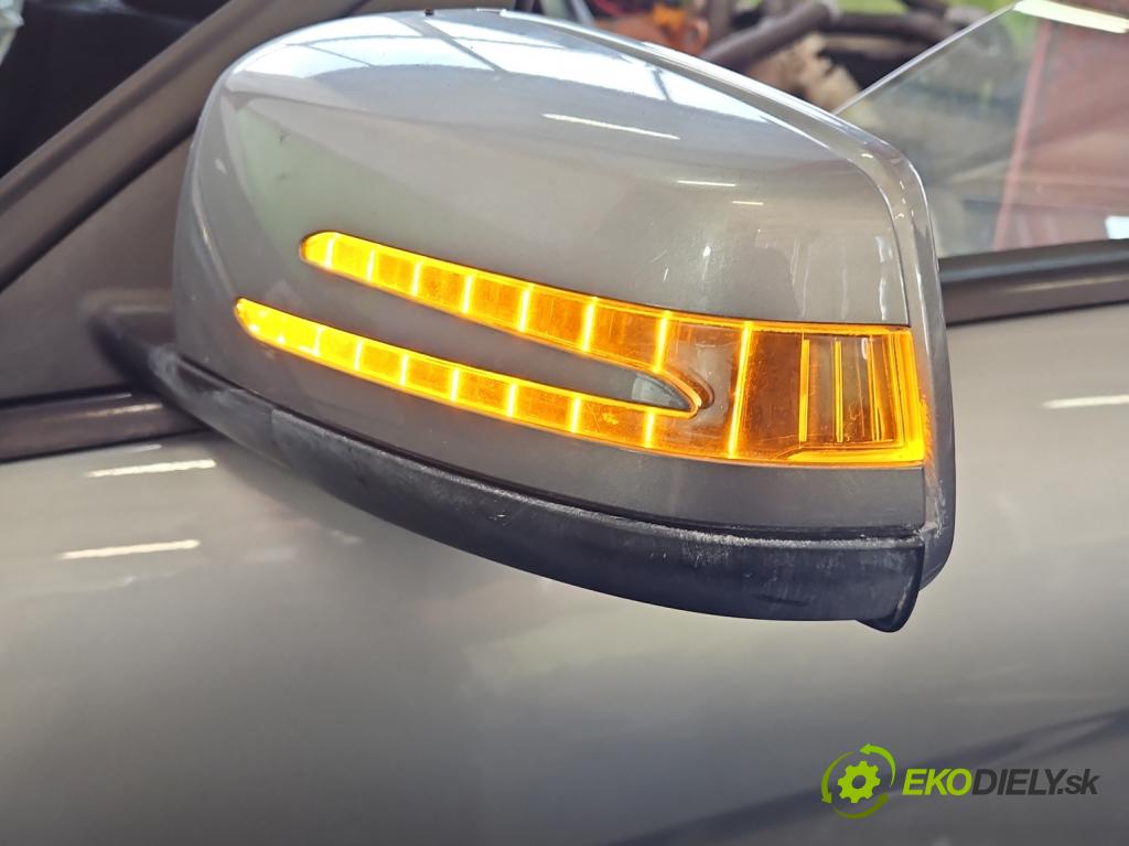 Mercedes C W204 2007-2014 2.2 CDI 136 HP automatic 100 kW 2148 cm3 4- zrkadlo ľavé  (Kľučka dverí ostatné)