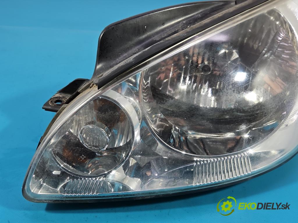 Hyundai Getz 1.1 12V 67KM manual 49 kW 1086 cm3 3- Reflektor: ľavý (Kľučka dverí ostatné)