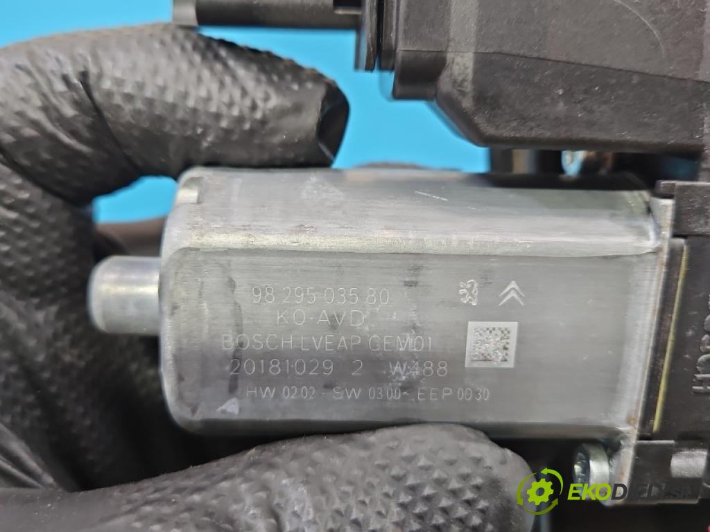 Peugeot Expert III 2016- 1.6 hdi 116 hp manual 85 kW 1560 cm3 5- mechanismus stahování přední pravý 9829503580