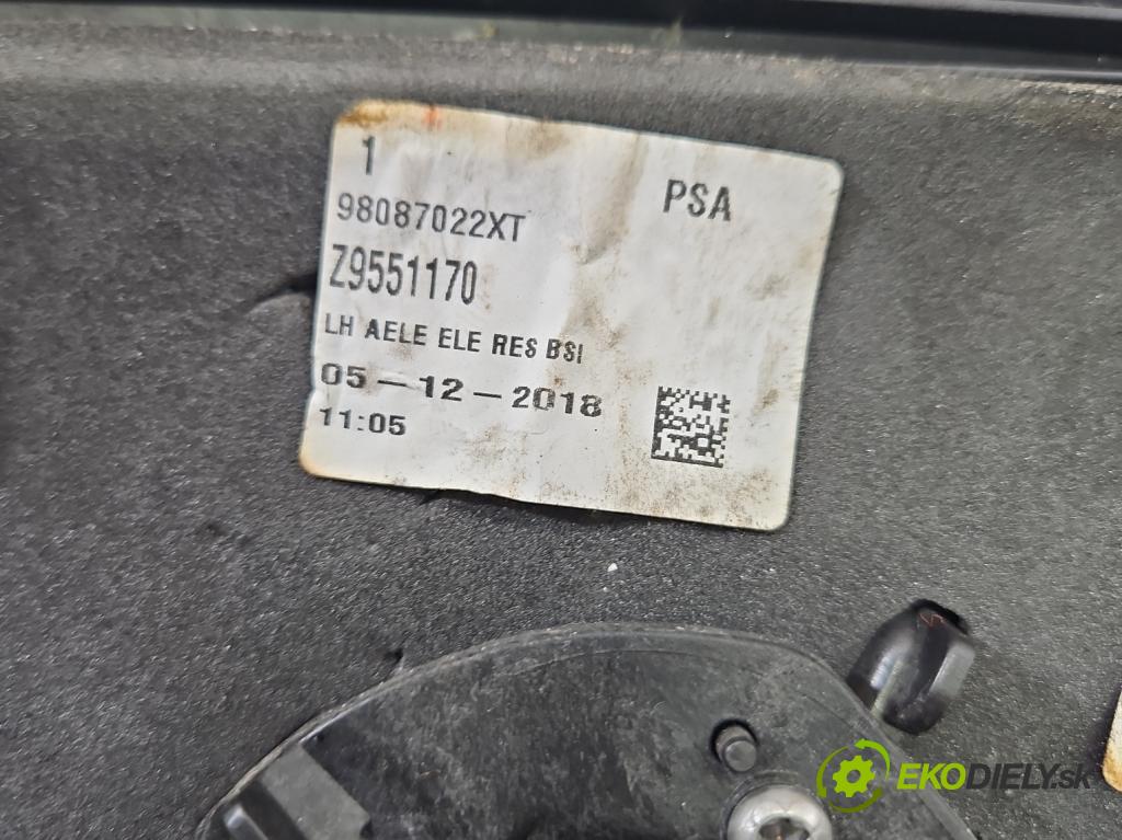 Peugeot Expert III 2016- 1.6 hdi 116 HP manual 85 kW 1560 cm3 5- zrkadlo ľavé 98295640XT (Kľučka dverí ostatné)