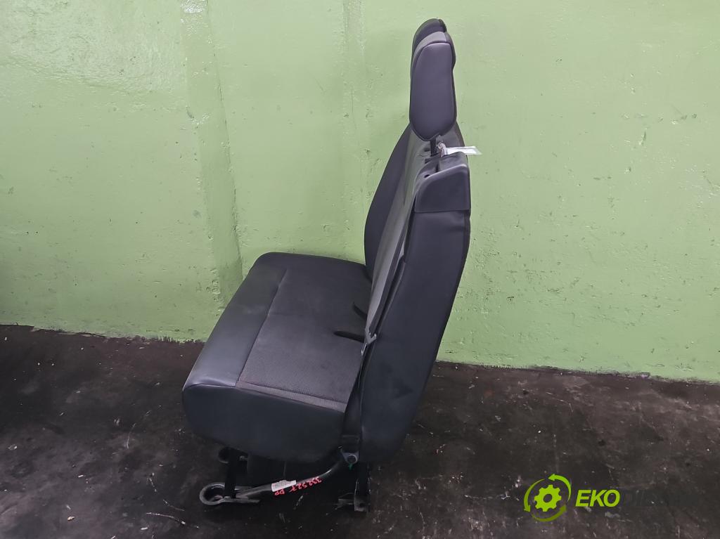 Peugeot Expert III 2016- 1.6 hdi 116 hp manual 85 kW 1560 cm3 5- Sedadlo pravý  (Sedadlo)