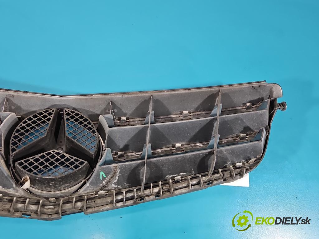 Mercedes C W204 2007-2014 2.2 CDI 136hp automatic 100 kW 2148 cm3 4- mřížka A2048800023