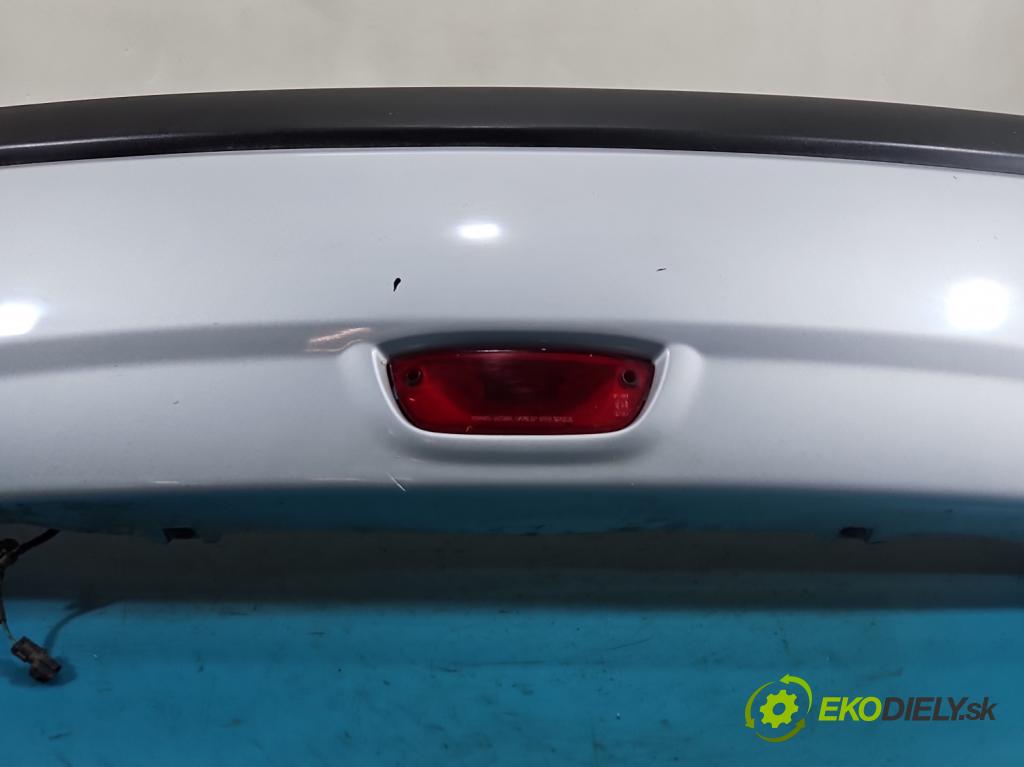 Hyundai Getz 1.1 12V 67KM manual 49 kW 1086 cm3 3- nárazník zadní  (Klika dveří ostatní)
