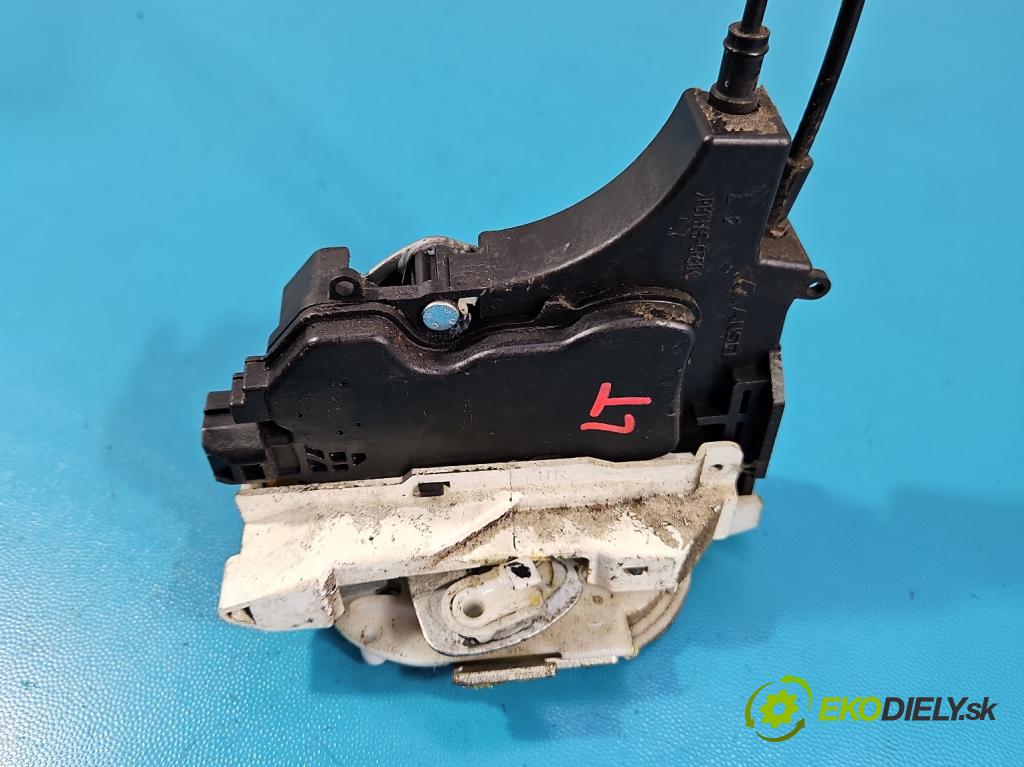 Citroen C-Crosser 2007-2012 2.2 hdi 156 hp automatic 115 kW 2179 cm3 5- zámek zadní levý