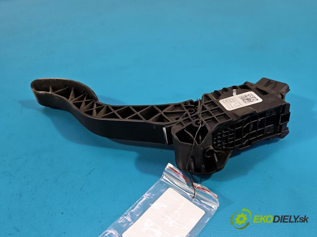 Skoda Citigo 2011-2019 1.0 MPI 60 HP manual 44 kW 999 cm3 3- pedal plyn potenciometr: 1S1721503A