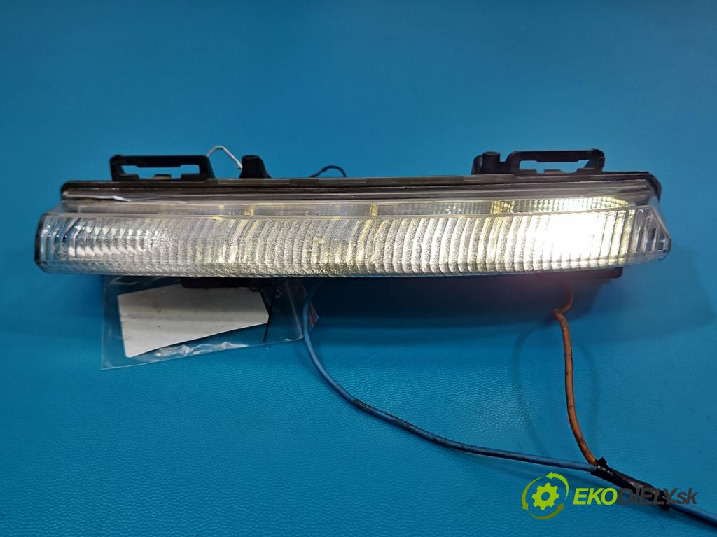 Mercedes C W204 2007-2014 2.2 CDI 136hp automatic 100 kW 2148 cm3 4- Halogen levý A2049068900 (Klika dveří ostatní)