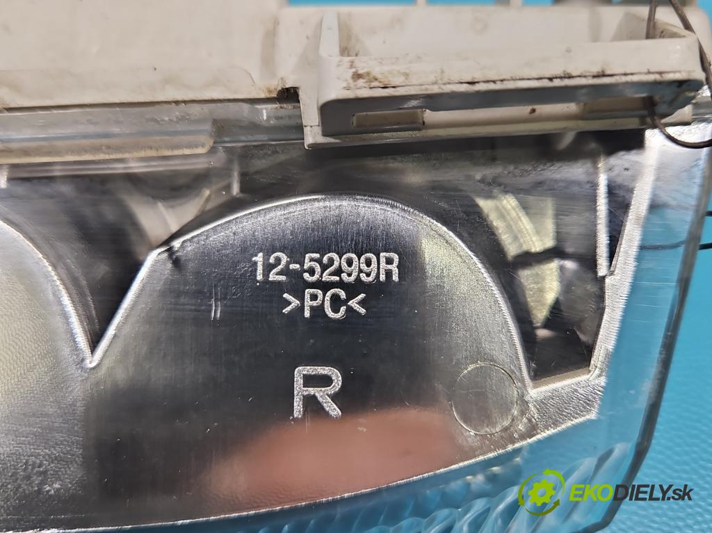 Mercedes C W204 2007-2014 2.2 CDI 136 HP automatic 100 kW 2148 cm3 4- Halogen pravý 12-5299 (Kľučka dverí ostatné)