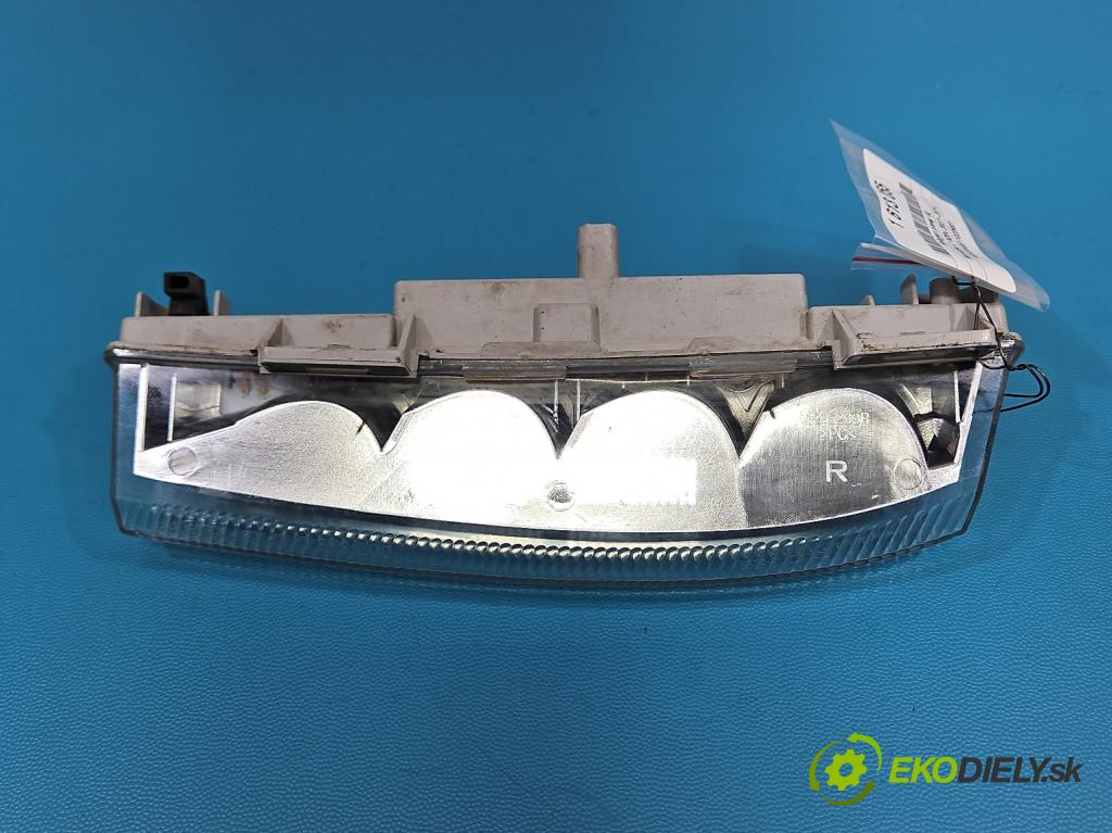 Mercedes C W204 2007-2014 2.2 CDI 136 HP automatic 100 kW 2148 cm3 4- Halogen pravý 12-5299 (Kľučka dverí ostatné)