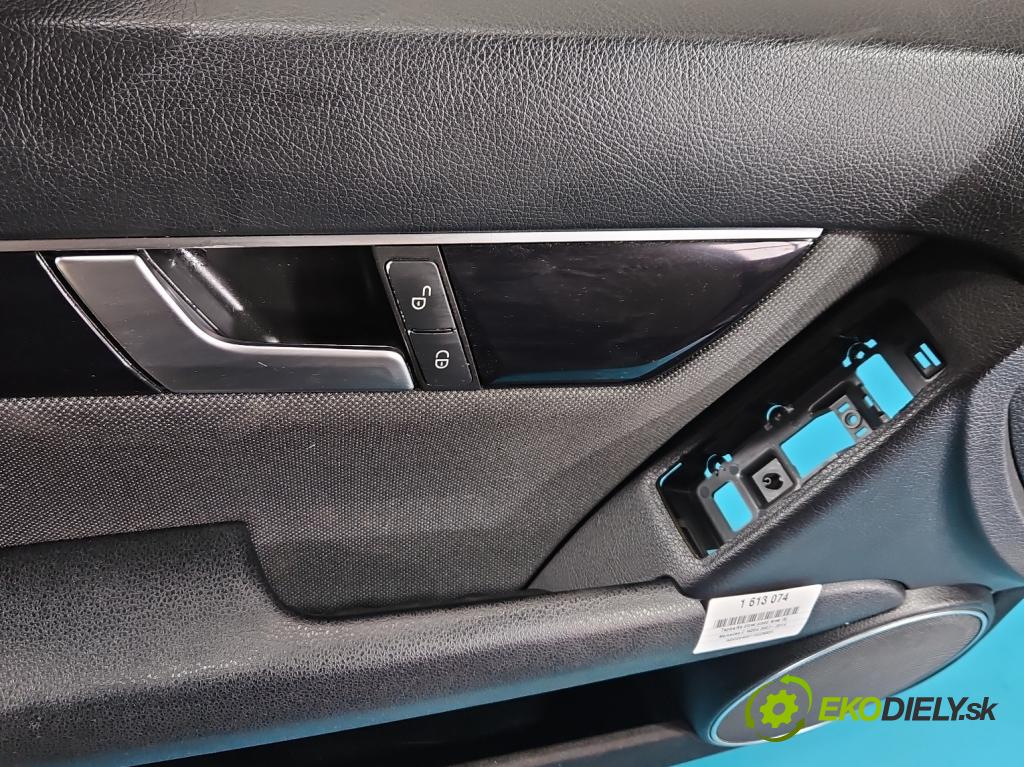 Mercedes C W204 2007-2014 2.2 CDI 136hp automatic 100 kW 2148 cm3 4- Tapacír: dveře přední levé