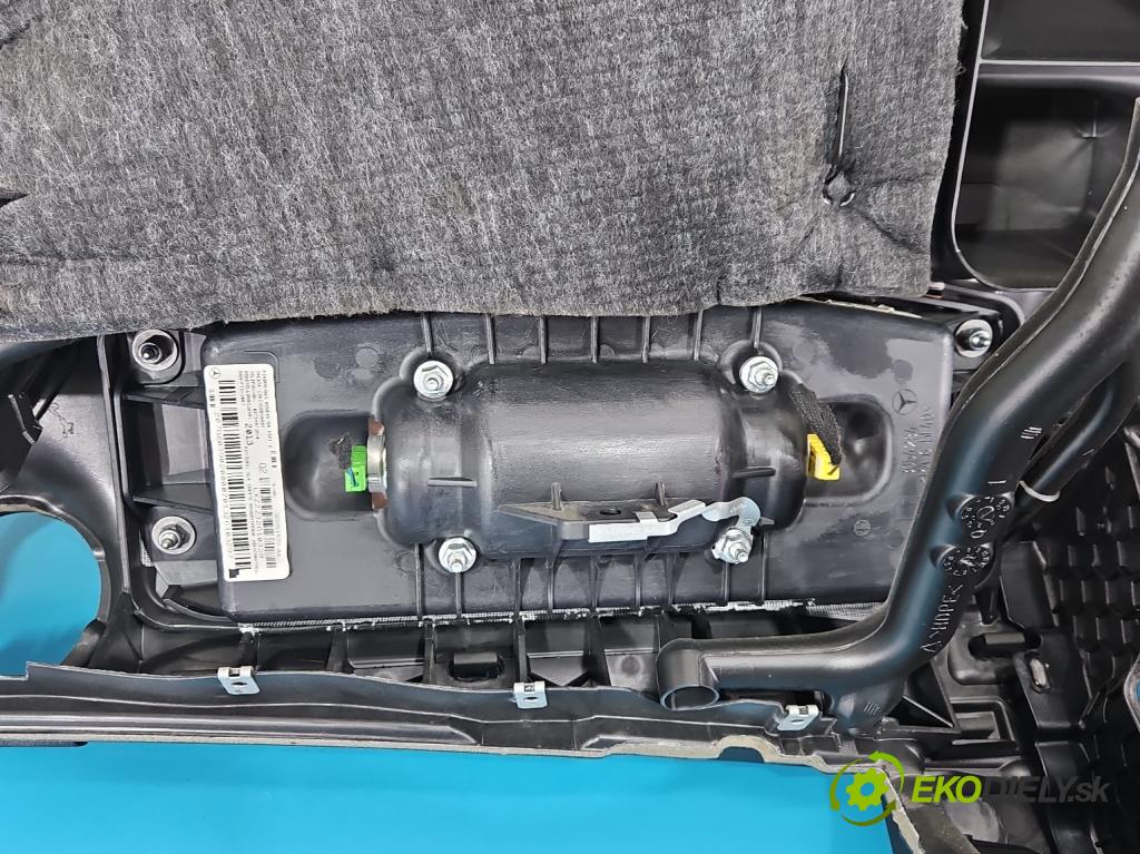 Mercedes C W204 2007-2014 2.2 CDI 136 HP automatic 100 kW 2148 cm3 4- kokpit,pristrojová doska rozdeľovacia 